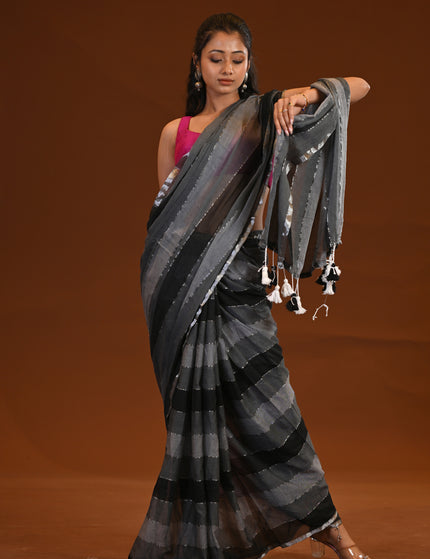 Charcoal Grey Mulmul Cotton Saree With Silver Zari