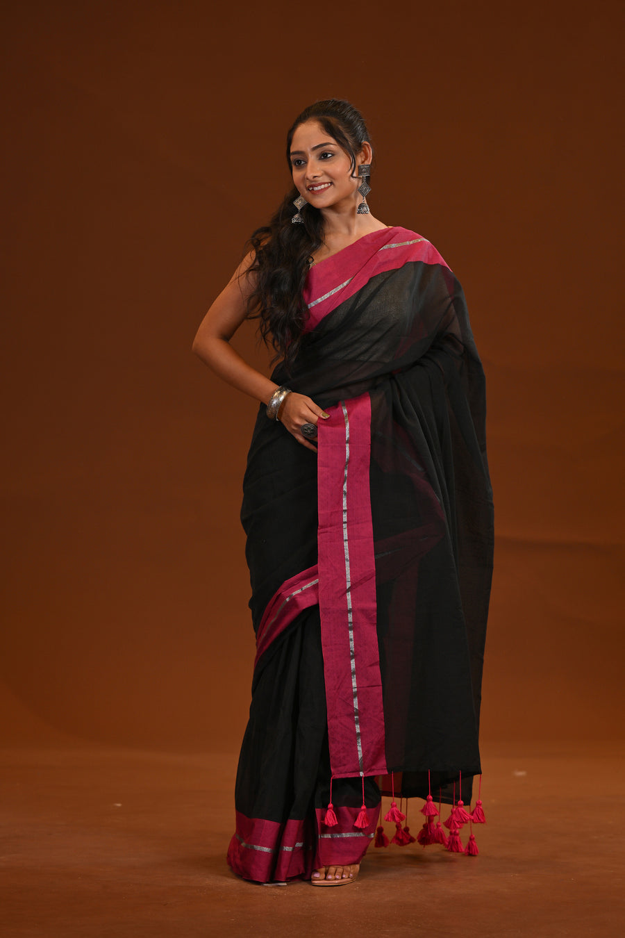 Black Mulmul Cotton Saree With Pink Border