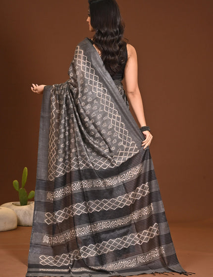 traditional-handloom-sarees-kalamkantha