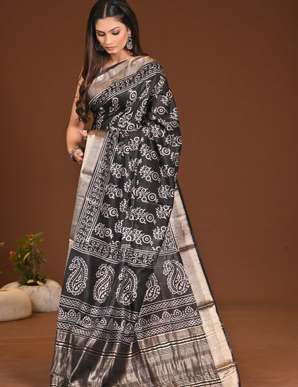traditional-handloom-sarees-kalamkantha